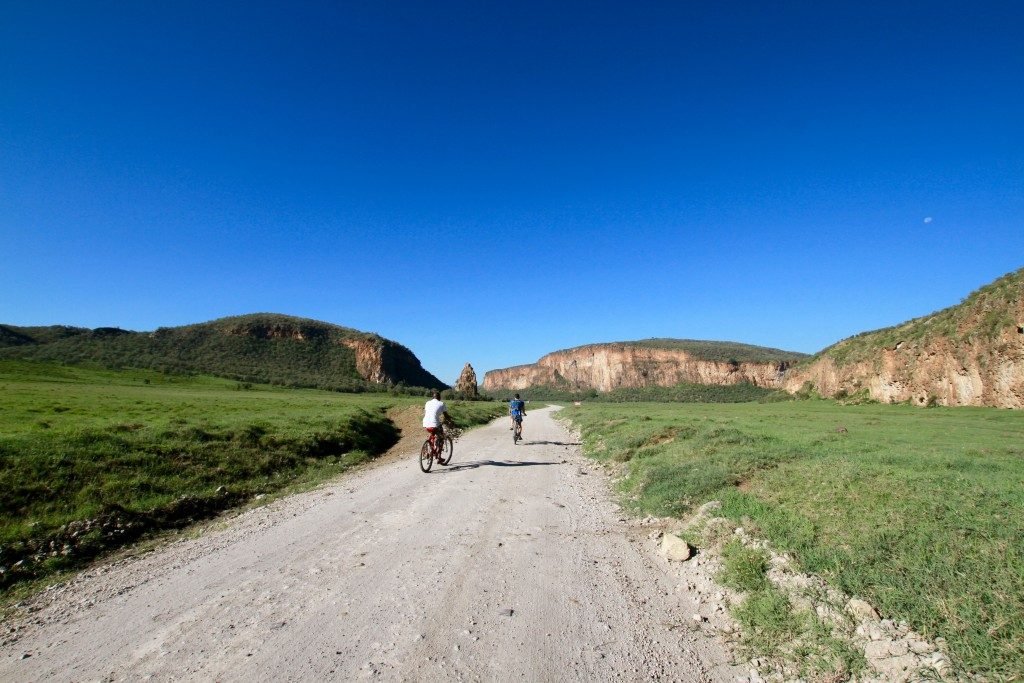 itinerario-safari-kenya-bicicletta-hells-gate