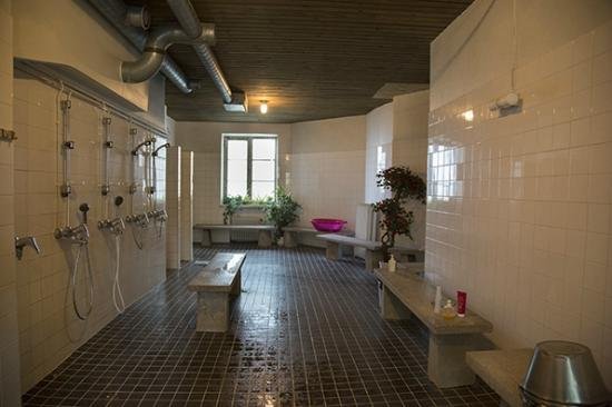 sauna-pubblica-helsinki-kotiharjun-spogliatoio