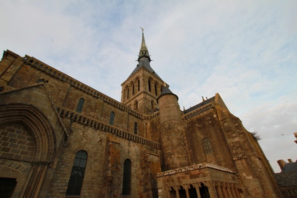 mont-saint-michel-abbazia-maree-normandia-prospettive