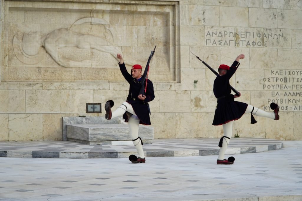 cosa-vedere-ad-atene-in-due-giorni-cambio-della-guardia