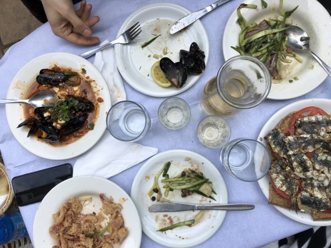 dove-mangiare-ad-atene-pireo-taverna-locale-Yperokeanio-pranzo
