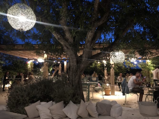 cosa-fare-a-ibiza-in-4-giorni-mare-divertimenti-e-mercati-hippy-aubergine